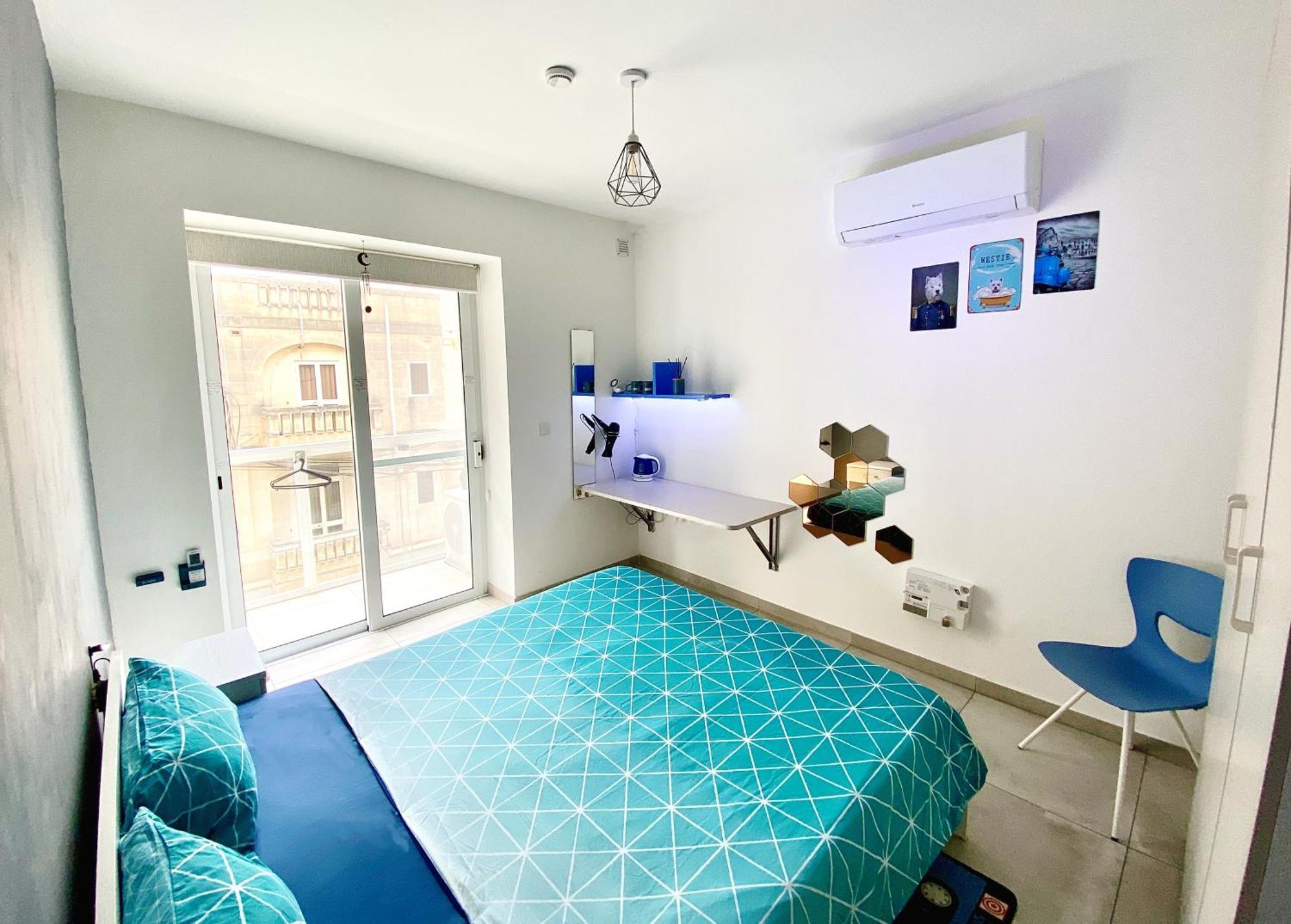 Central- Private En-Suite With Balcony In Shared Residence Pieta Luaran gambar